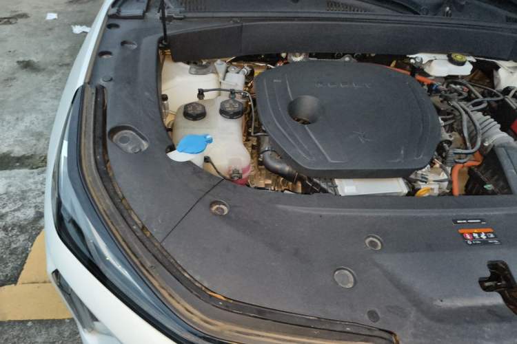 Used Geely Galaxy L7 2023 1.5T 115 km Starship Engine Bay Right