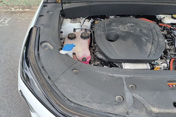 Used Geely Galaxy L7 2023 1.5T 115 km Starship Engine Bay Right