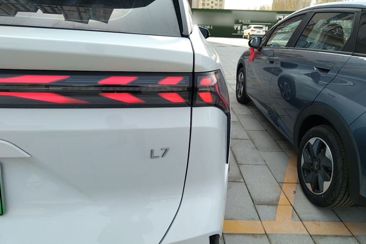 Used Geely Galaxy L7 2023 1.5T 115 km PLUS Exterior 1