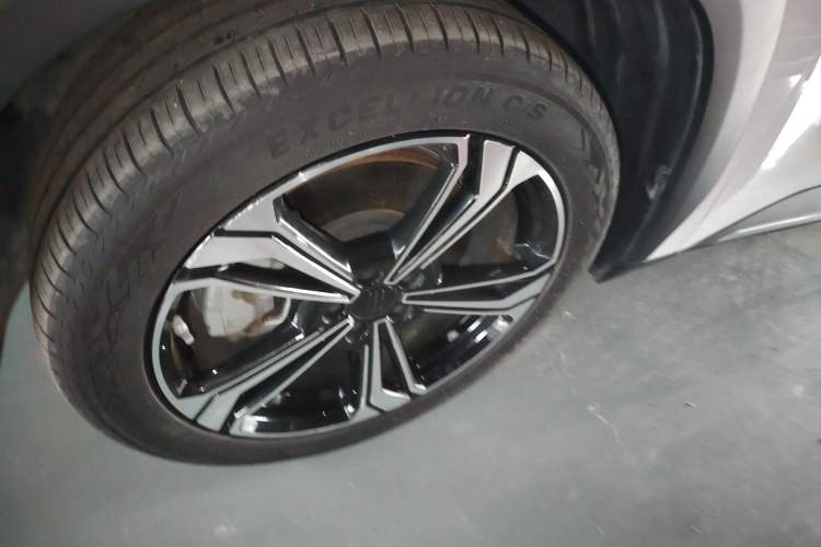 Used Geely Galaxy L7 2023 1.5T 115 km MAX Exterior 4