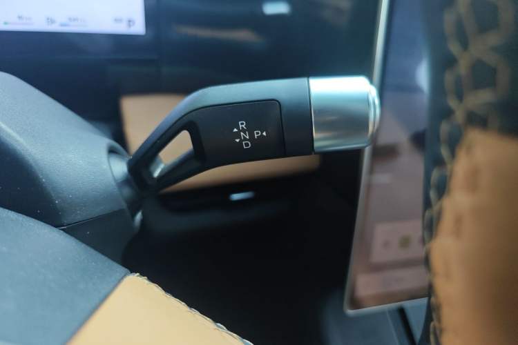 Used Geely Galaxy L7 2023 1.5T 115 km Asian Games Phantom Edition Gear Lever