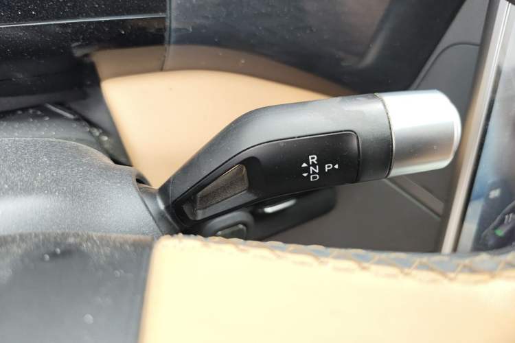 Used Geely Galaxy L7 2023 1.5T 115 km PLUS Gear Lever
