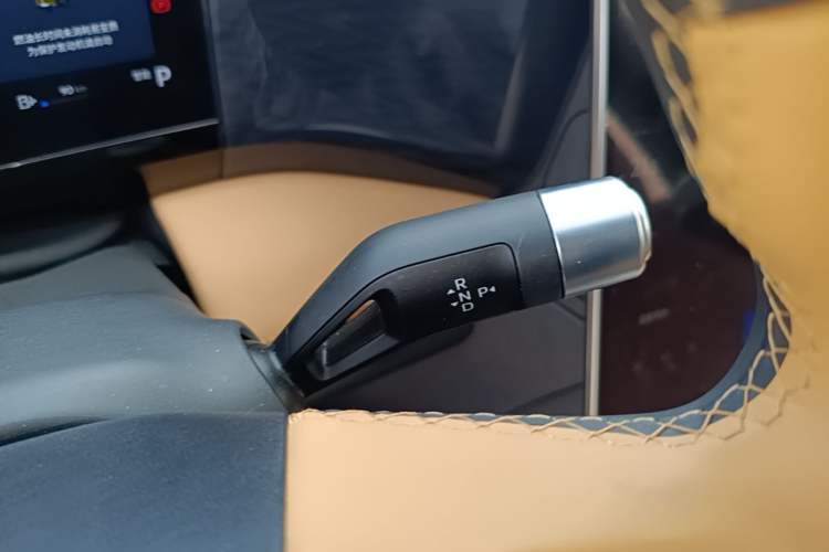 Used Geely Galaxy L7 2023 1.5T 115 km MAX Gear Lever