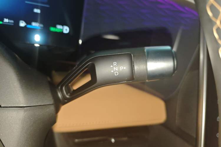 Used Geely Galaxy L7 2023 1.5T 115 km Starship Gear Lever