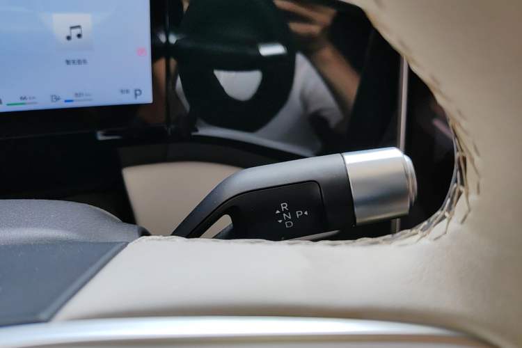 Used Geely Galaxy L7 2023 1.5T 115 km PLUS Gear Lever