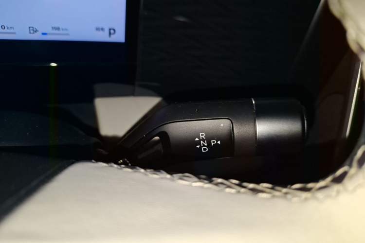 Used Geely Galaxy L7 2023 1.5T 55km AIR Gear Lever