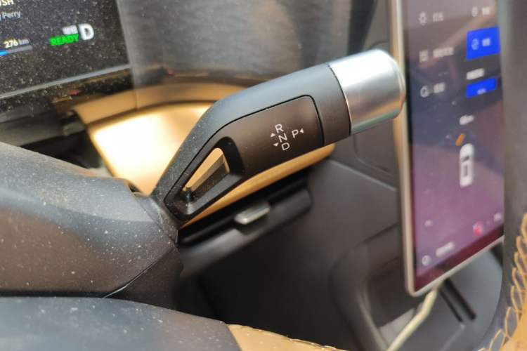Used Geely Galaxy L7 2023 1.5T 115 km Starship Gear Lever