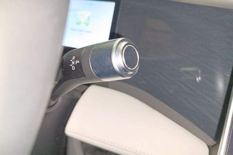 Used Geely Galaxy L7 2023 1.5T 115 km Starship Gear Lever