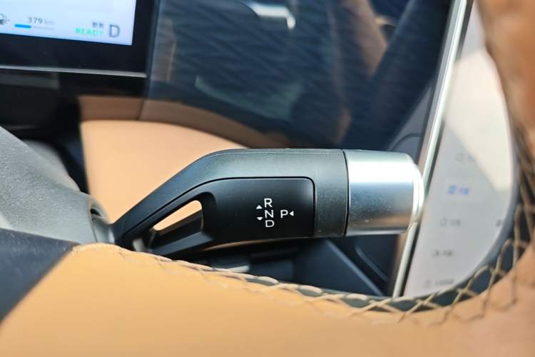 Used Geely Galaxy L7 2023 1.5T 115 km Starship Gear Lever