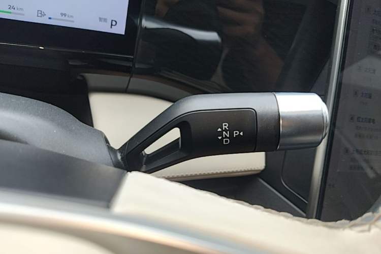 Used Geely Galaxy L7 2023 1.5T 55km PRO Gear Lever