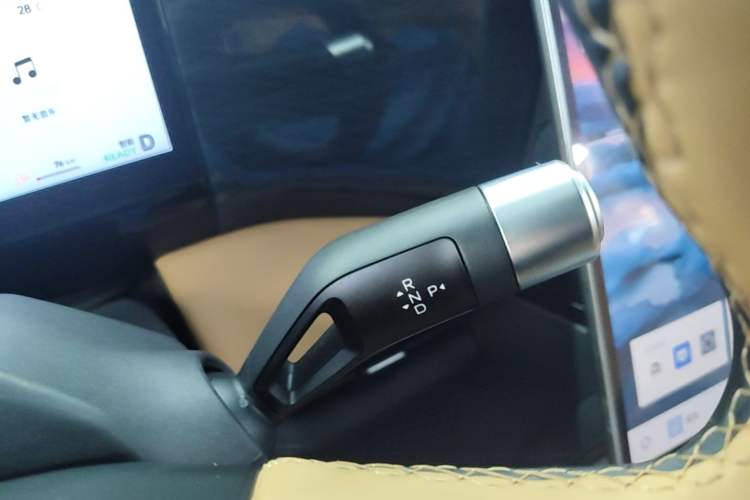 Used Geely Galaxy L7 2023 1.5T 115 km Starship Gear Lever