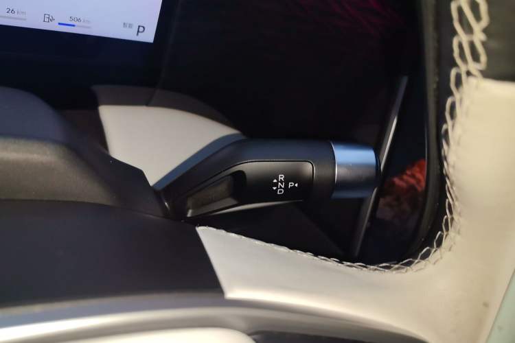 Used Geely Galaxy L7 2023 1.5T 115 km Starship Gear Lever