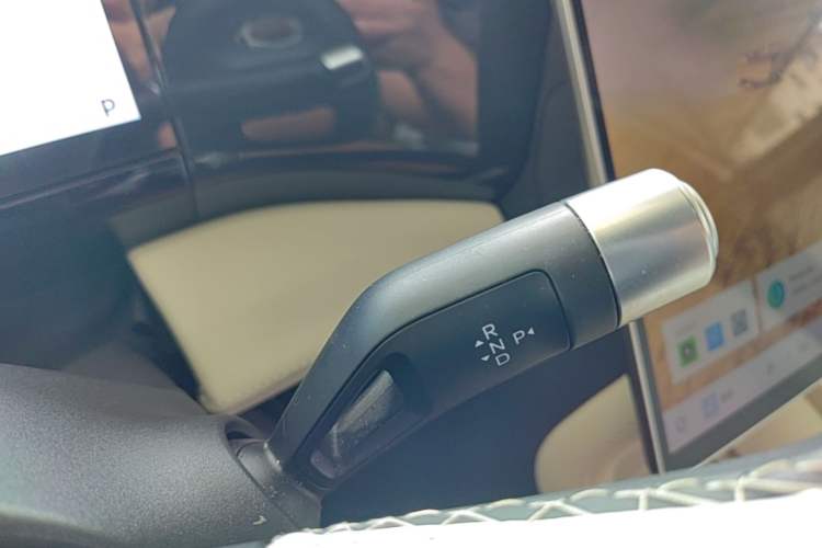 Used Geely Galaxy L7 2023 1.5T 115 km Starship Gear Lever