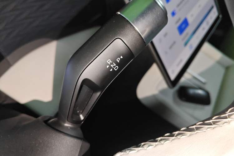 Used Geely Galaxy L7 2023 1.5T 115 km Starship Gear Lever