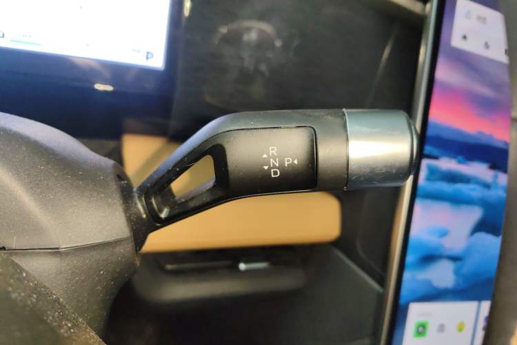 Used Geely Galaxy L7 2023 1.5T 115 km PLUS Gear Lever