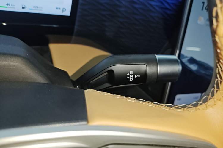 Used Geely Galaxy L7 2023 1.5T 115 km Starship Gear Lever