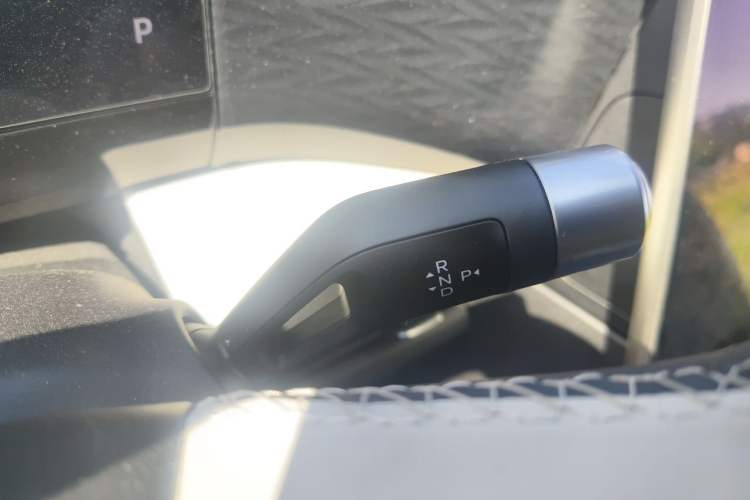 Used Geely Galaxy L7 2023 1.5T 115 km MAX Gear Lever