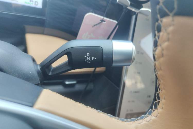 Used Geely Galaxy L7 2023 1.5T 115 km MAX Gear Lever