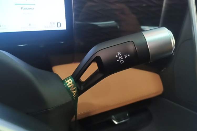 Used Geely Galaxy L7 2023 1.5T 115 km Starship Gear Lever