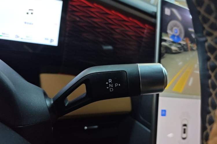 Used Geely Galaxy L7 2023 1.5T 115 km Asian Games Phantom Edition Gear Lever