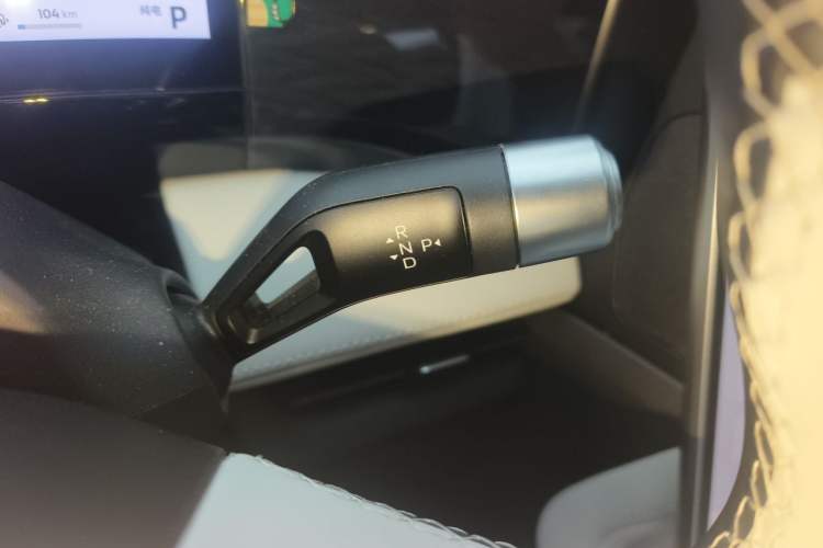 Used Geely Galaxy L7 2023 1.5T 115 km Starship Gear Lever