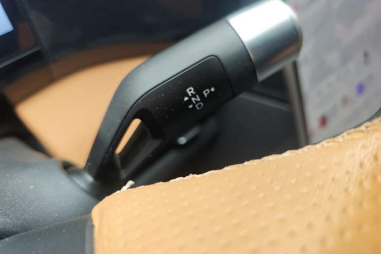 Used Geely Galaxy L7 2023 1.5T 115 km Starship Gear Lever