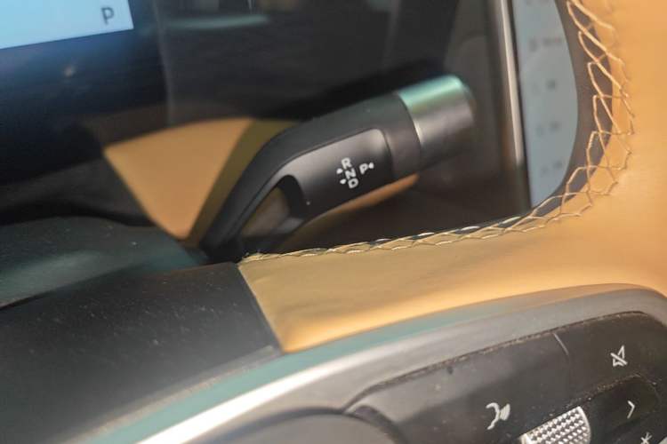 Used Geely Galaxy L7 2023 1.5T 115 km MAX Gear Lever