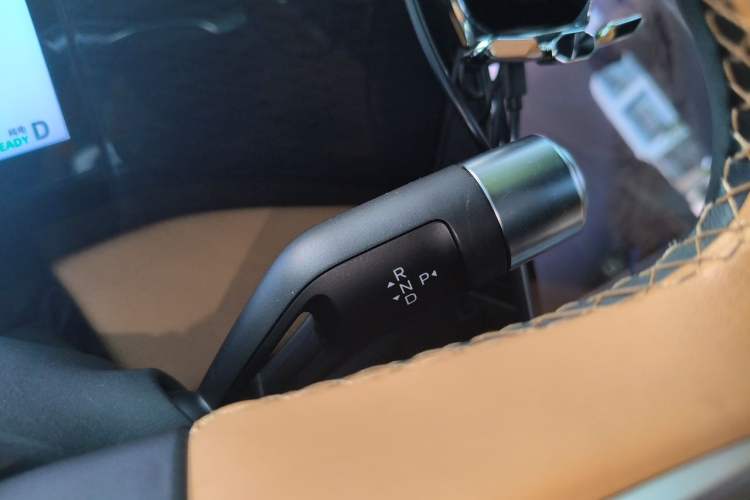 Used Geely Galaxy L7 2023 1.5T 115 km Starship Gear Lever