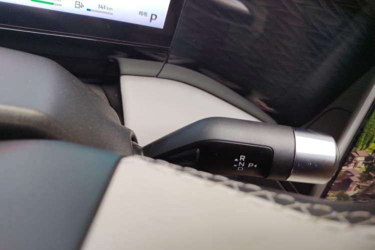 Used Geely Galaxy L7 2023 1.5T 115 km Starship Gear Lever