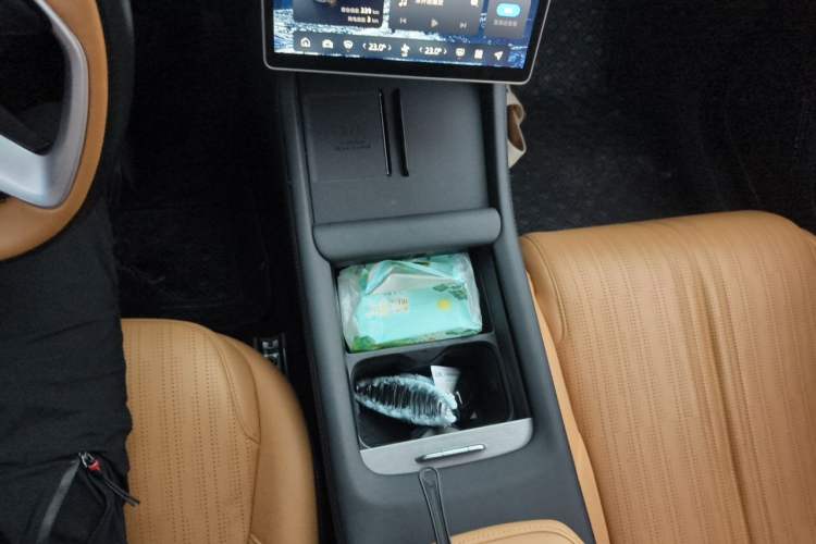 Used Geely Galaxy L7 2023 1.5T 115 km Starship Gear Lever