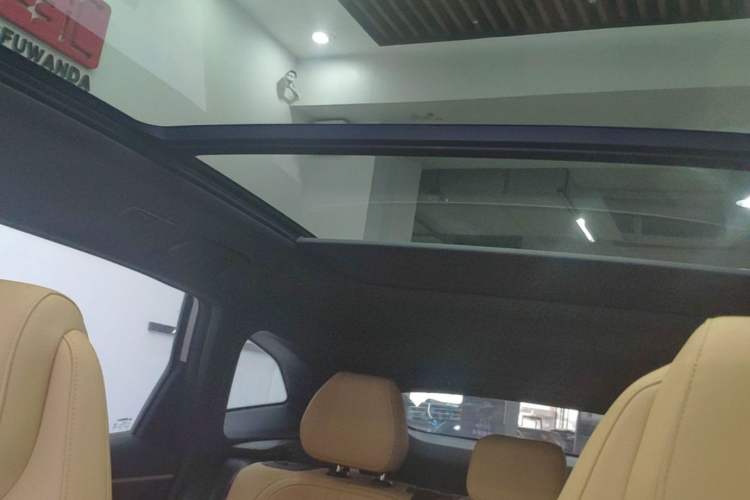 Used Geely Galaxy L7 2023 1.5T 115 km PLUS Headliner