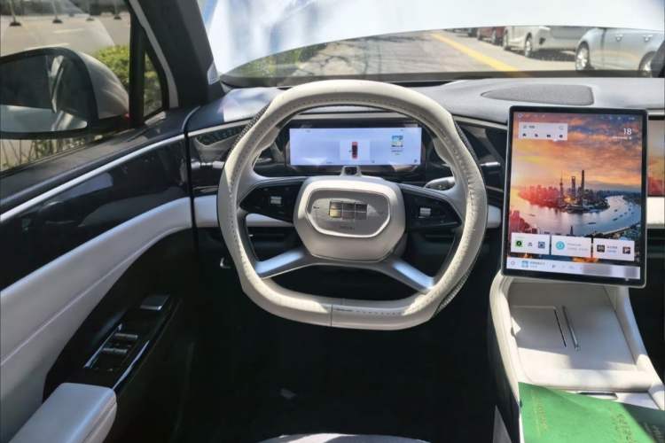 Used Geely Galaxy L7 2023 1.5T 115 km Starship Interior 1