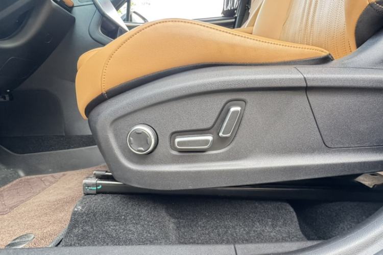 Used Geely Galaxy L7 2023 1.5T 115 km Starship Interior 12