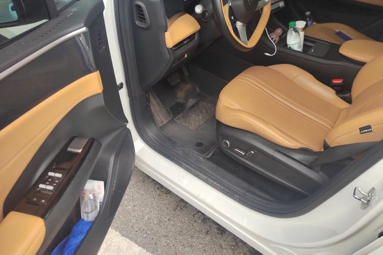 Used Geely Galaxy L7 2023 1.5T 115 km Starship Interior 2
