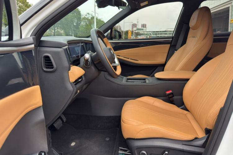 Used Geely Galaxy L7 2023 1.5T 115 km Starship Interior 2