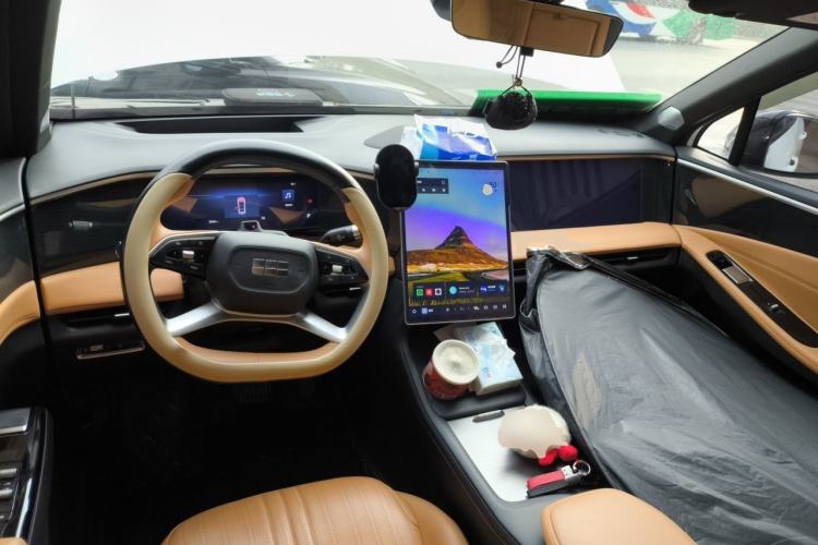 Used Geely Galaxy L7 2023 1.5T 115 km Starship Interior 2