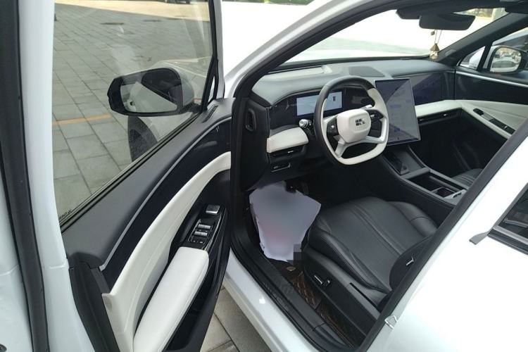 Used Geely Galaxy L7 2023 1.5T 115 km PLUS Interior 2