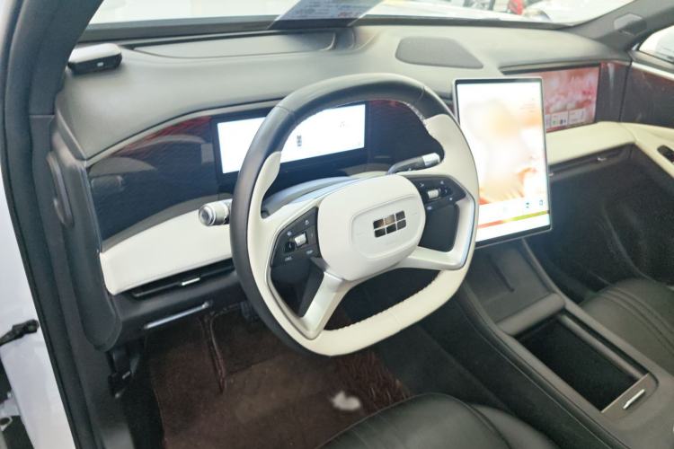 Used Geely Galaxy L7 2023 1.5T 115 km MAX Interior 3