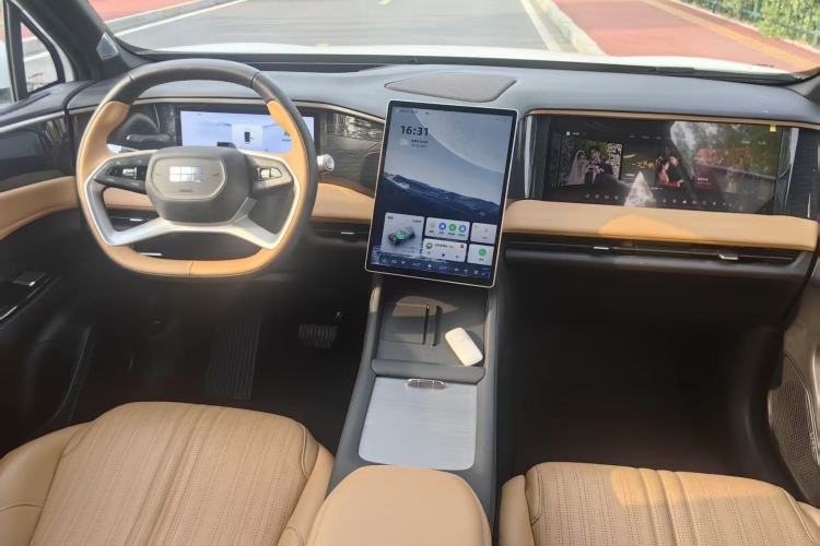 Used Geely Galaxy L7 2023 1.5T 115 km Starship Interior 3
