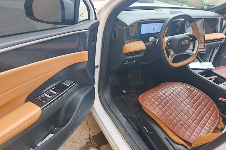 Used Geely Galaxy L7 2023 1.5T 115 km PLUS Interior 3