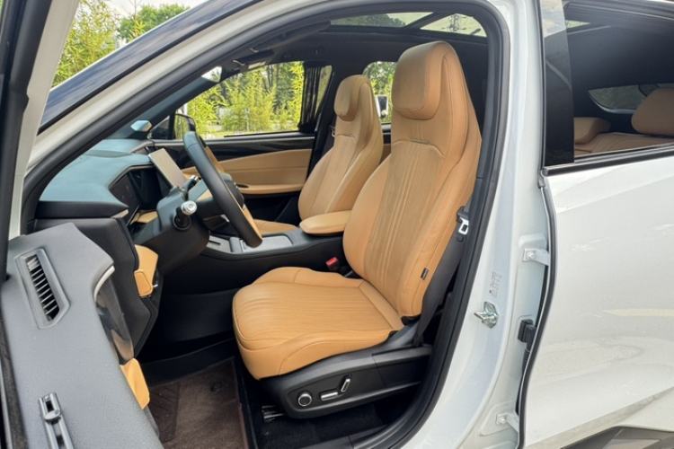 Used Geely Galaxy L7 2023 1.5T 115 km Starship Interior 6