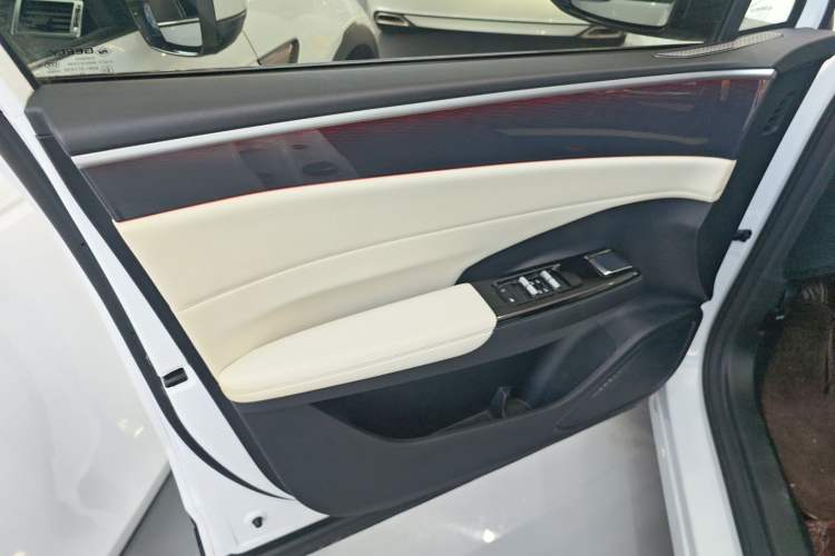 Used Geely Galaxy L7 2023 1.5T 115 km MAX Interior 6
