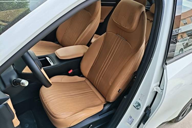 Used Geely Galaxy L7 2023 1.5T 115 km Starship Left Front Seat