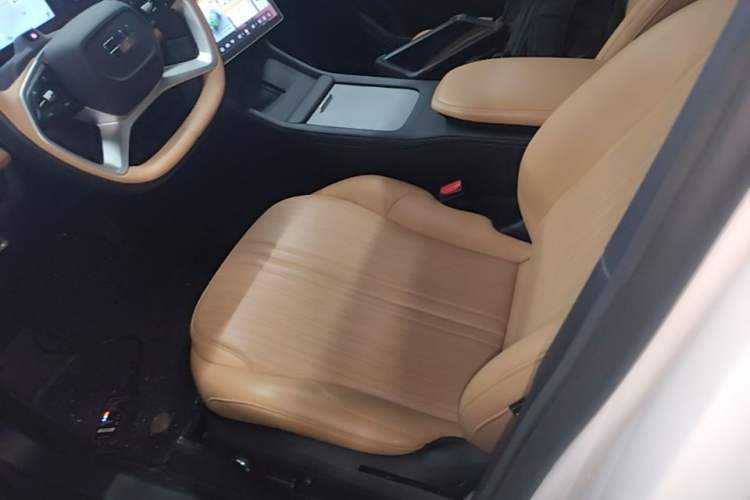 Used Geely Galaxy L7 2023 1.5T 115 km Starship Left Front Seat