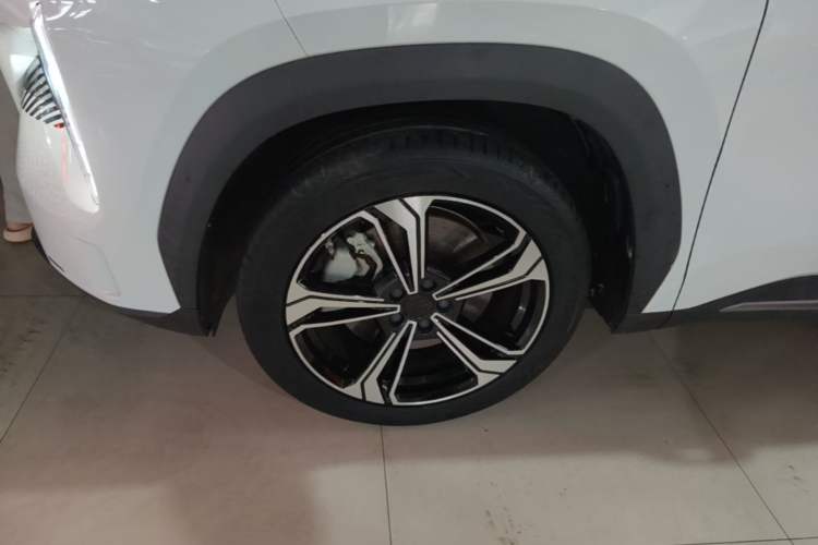 Used Geely Galaxy L7 2023 1.5T 115 km PLUS Left Front Wheel Hub