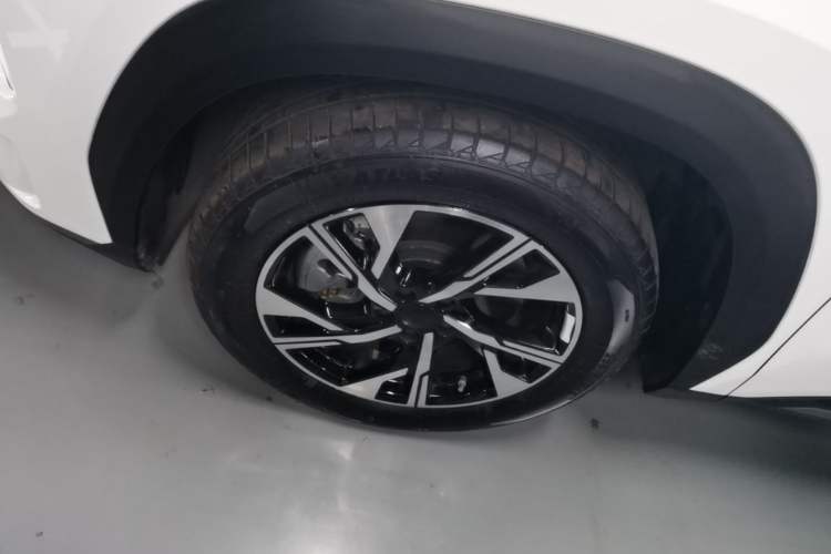 Used Geely Galaxy L7 2023 1.5T 55km PRO Left Front Wheel Hub