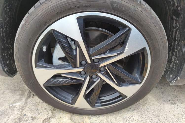 Used Geely Galaxy L7 2023 1.5T 115 km Starship Left Front Wheel Hub