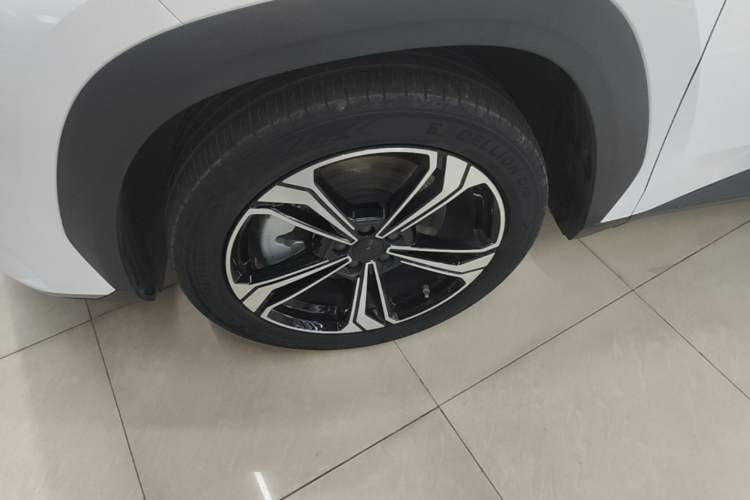 Used Geely Galaxy L7 2023 1.5T 115 km Starship Left Front Wheel Hub