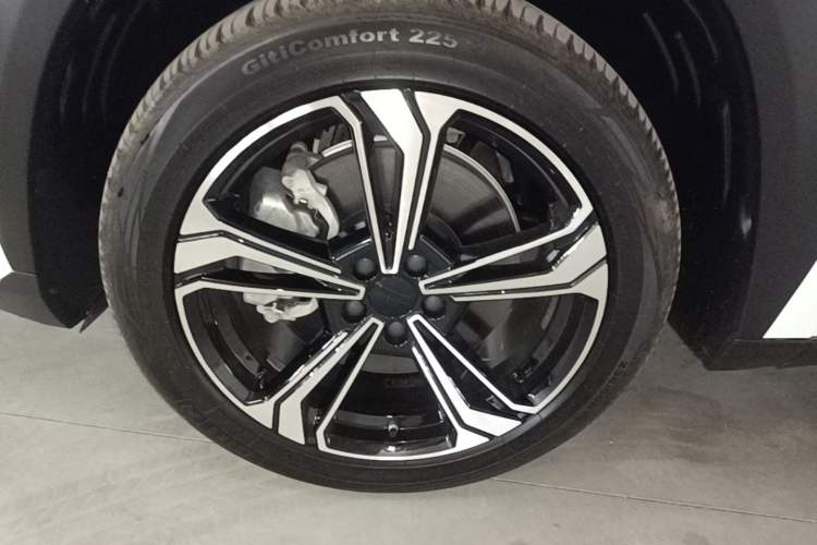 Used Geely Galaxy L7 2023 1.5T 115 km Asian Games Phantom Edition Left Front Wheel Hub