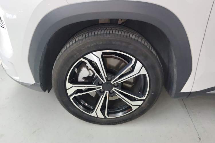 Used Geely Galaxy L7 2023 1.5T 115 km MAX Left Front Wheel Hub
